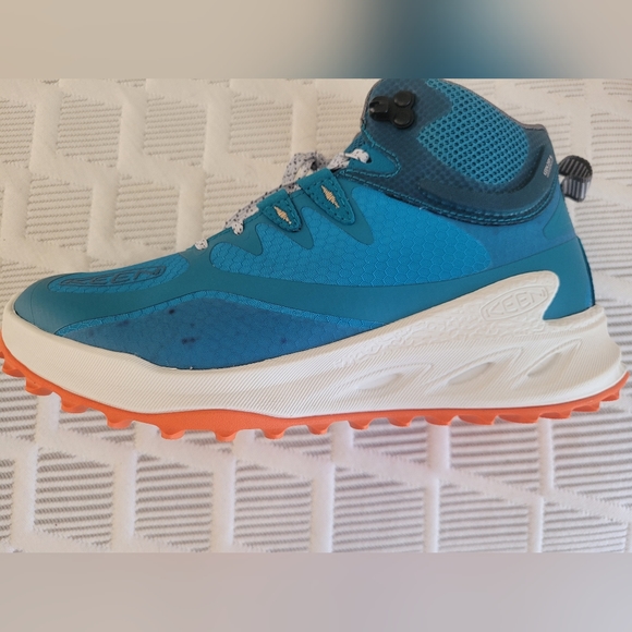 Womens Sneakers - Picture 3 of 5